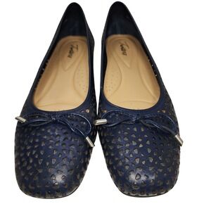 Trotters Navy Blue Perforated Ballet Flats Square Toe Bow Detail Women's 12N EUC